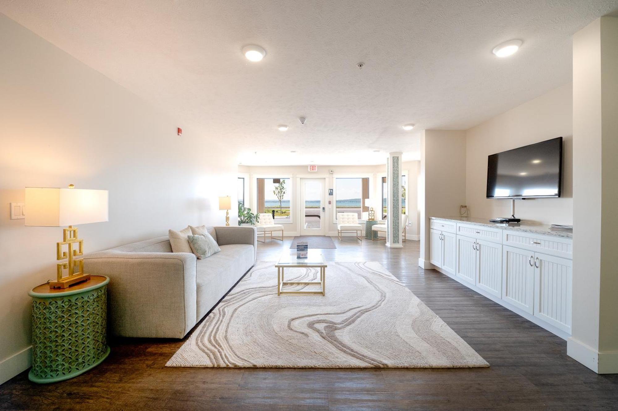 Kasa Gold Coast Inn Traverse City Extérieur photo