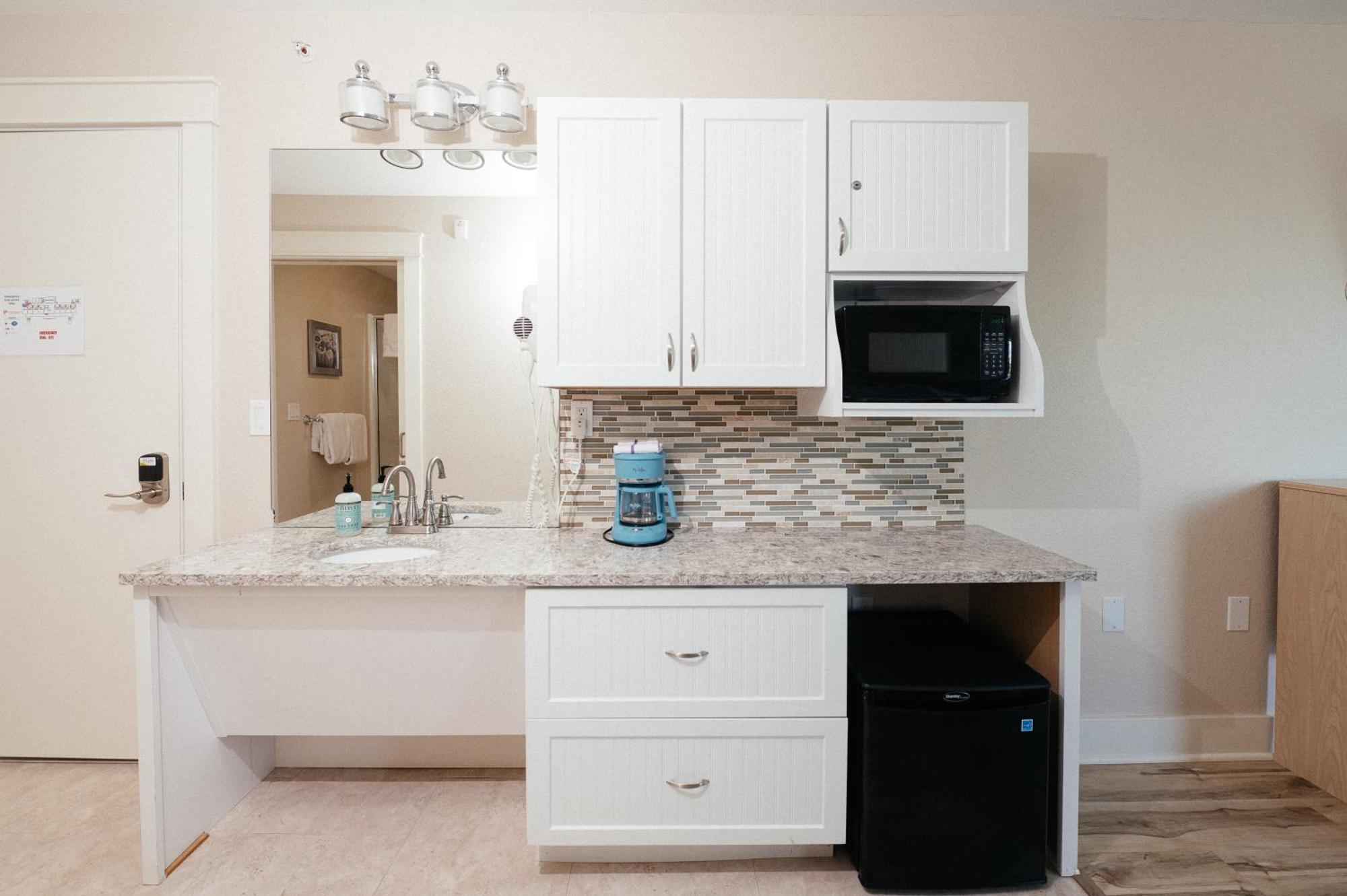Kasa Gold Coast Inn Traverse City Extérieur photo