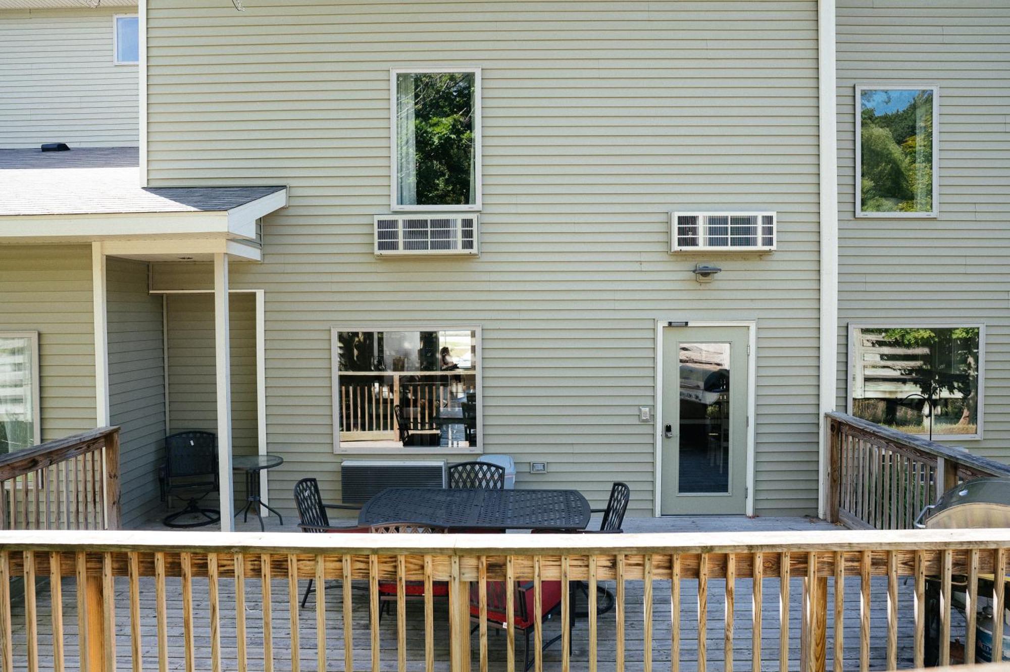 Kasa Gold Coast Inn Traverse City Extérieur photo